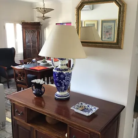 بيت للعطل Ocean Front House *